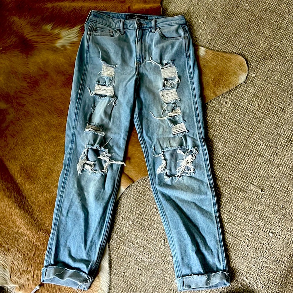 Holister distressed jean